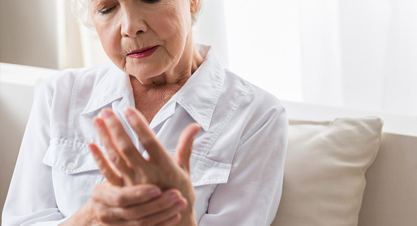 Cuándo el dolor de manos o muñecas puede significar que usted tiene artritis