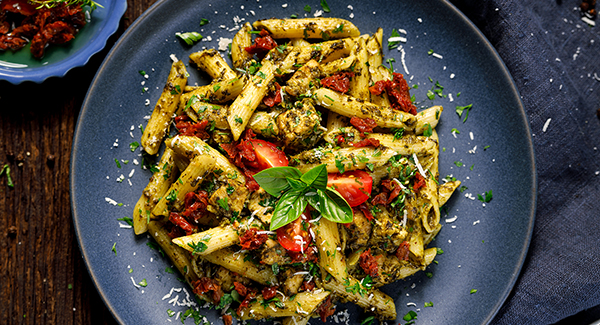 Penne Pasta with Chicken, Tomatoes, Spinach and Herbs
