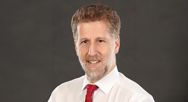 Un profesional de la salud, reconocido por su liderazgo en actividades de voluntariado