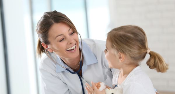 La importancia de encontrar un reumatólogo que trate a los niños