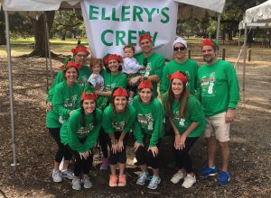 El equipo de Ellery en la carrera Jingle Bell Run