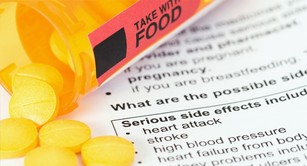 Cómo comprender los efectos colaterales y los riesgos de los medicamentos